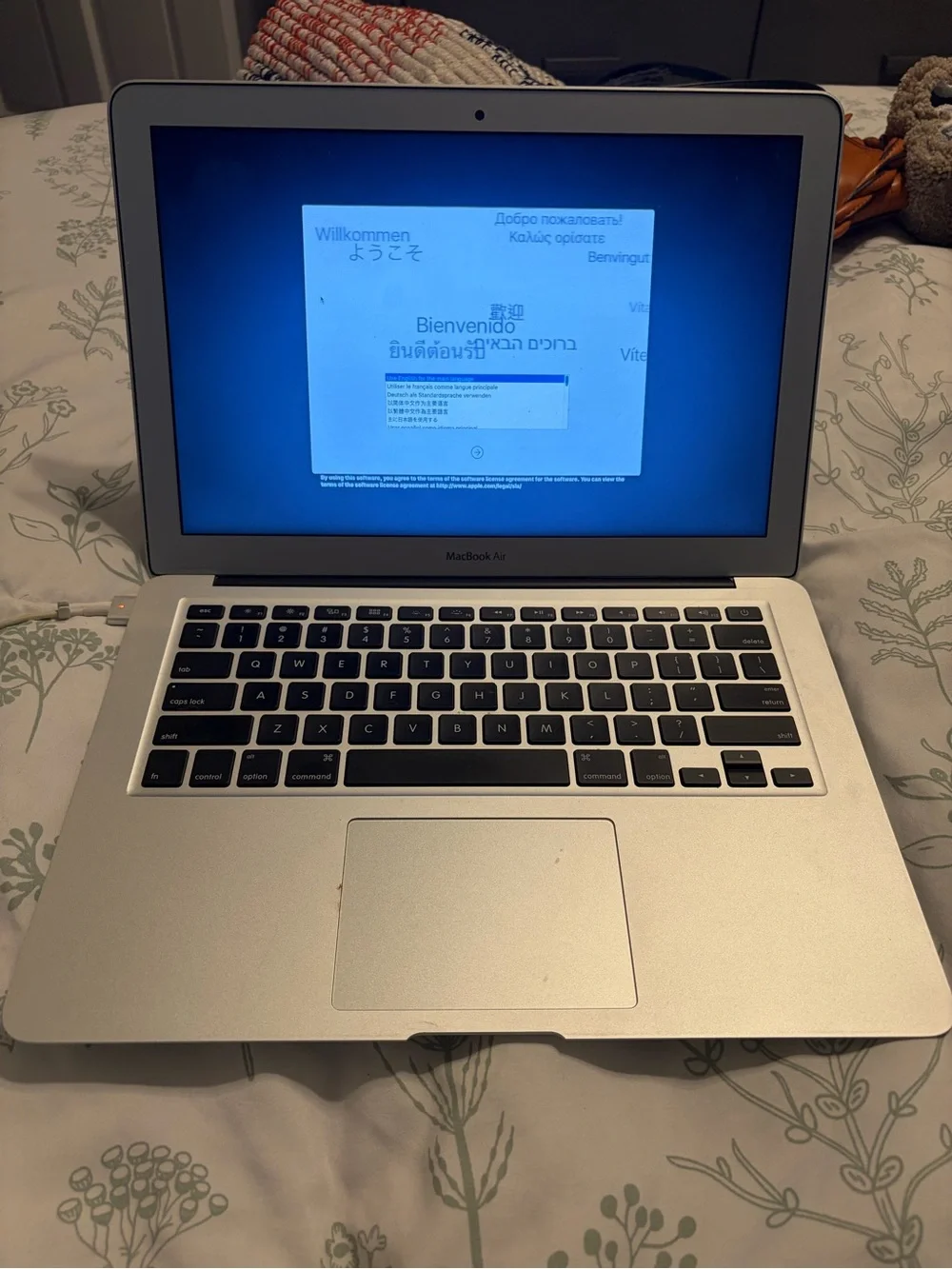 Apple MacBook Air 13” 2017 A1466 | Factory Reset | Charger + Kate Spade Sleeve